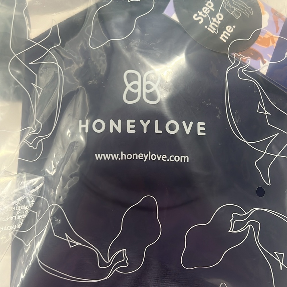 Honeylove Cami Bodysuit New

Still available on website for $84